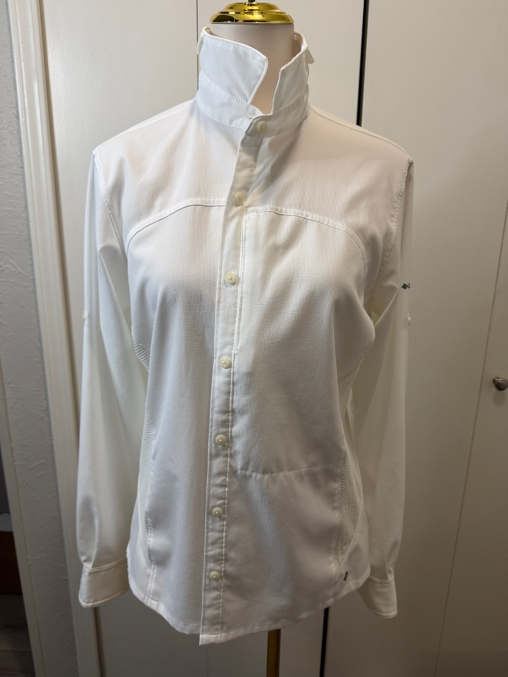 Columbia Women’s White Mesh Sports Tee with Blue Trim Size L